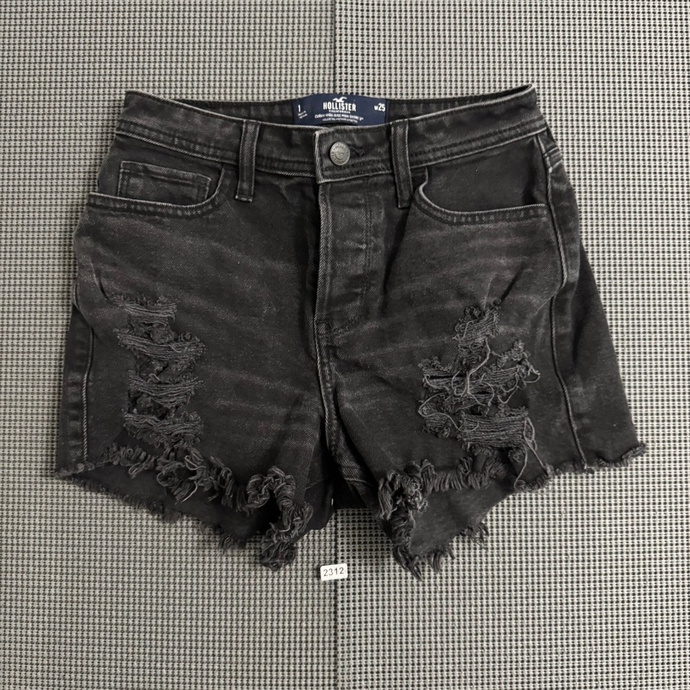 Hollister Curvy High-Rise Mom Shorts 1 W25 Black Distressed Denim Frayed Hem 3in